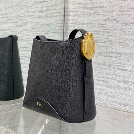 DIOR 26S MEDAILLON BUCKET BAG 19 IN BLACK GRAINED CALFSKIN GOLD HARDWARE