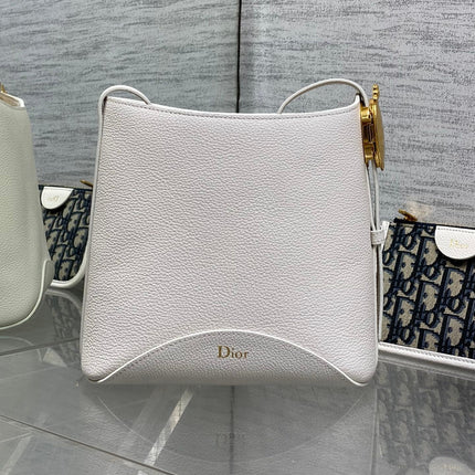 DIOR 26S MEDAILLON BUCKET BAG 19 IN IVORY WHITE GRAINED CALFSKIN GOLD HARDWARE