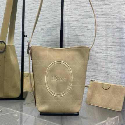 DIOR 26S MEDAILLON BUCKET BAG 25 IN BEIGE SUEDE SILVER HARDWARE