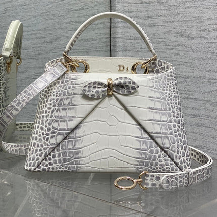 DIOR 26S CIGALE BAG 28 IN WHITE AND GRAY CROCODILE-EMBOSSED CALFSKIN GOLD HARDWARE