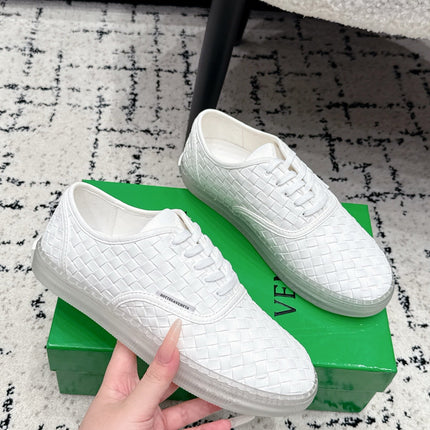 BOTTEGA VENETA 26S SNEAKERS IN WHITE WOVEN LAMBSKIN