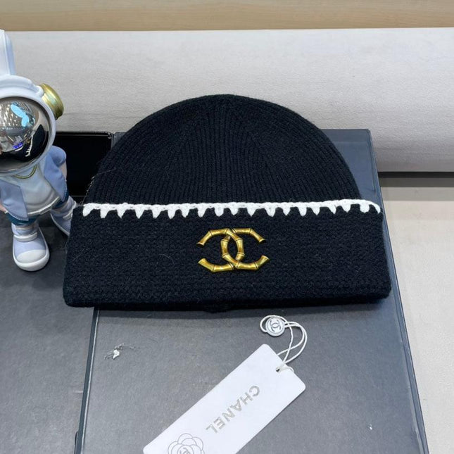 BEANIE HAT IN BLACK WOOL 419778