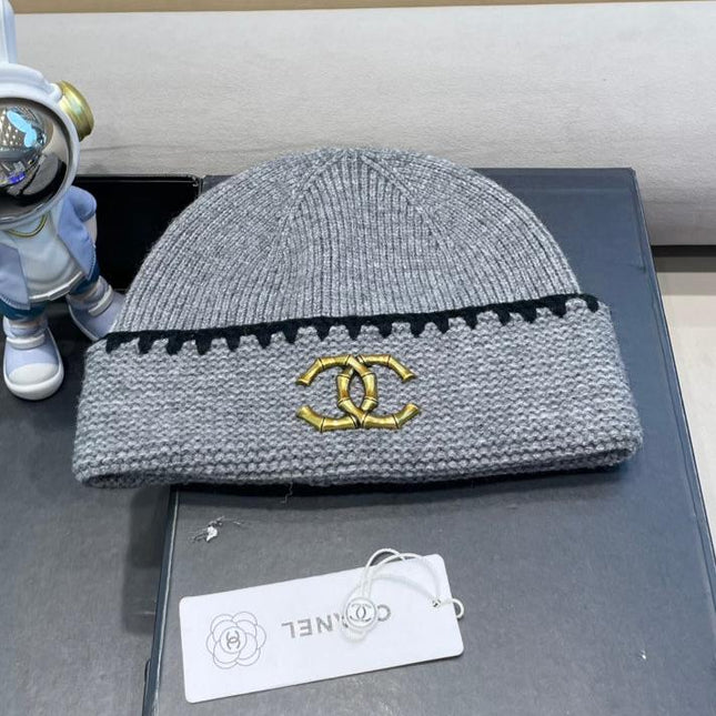 BEANIE HAT IN COAL GRAY WOOL 419780