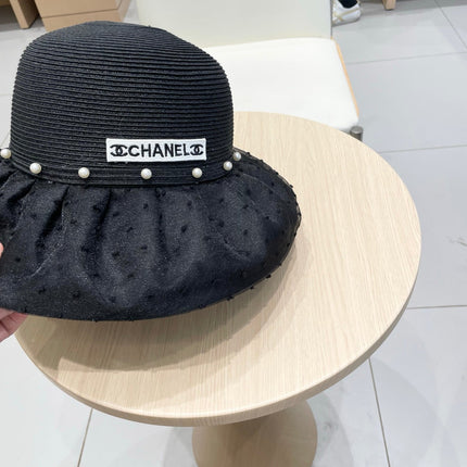 WIDE BRIM HAT IN BLACK STRAW 673034