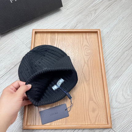 PRADA 26S BEANIE HAT 521035