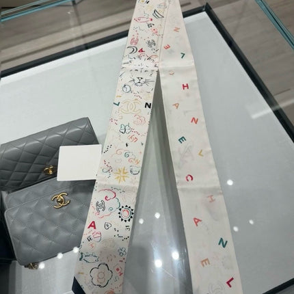 CHANEL 26S TWILLY SCARF 120 IN SILK 485184