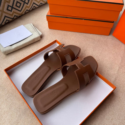 0RAN SANDALS IN PECAN BROWN CALFSKIN