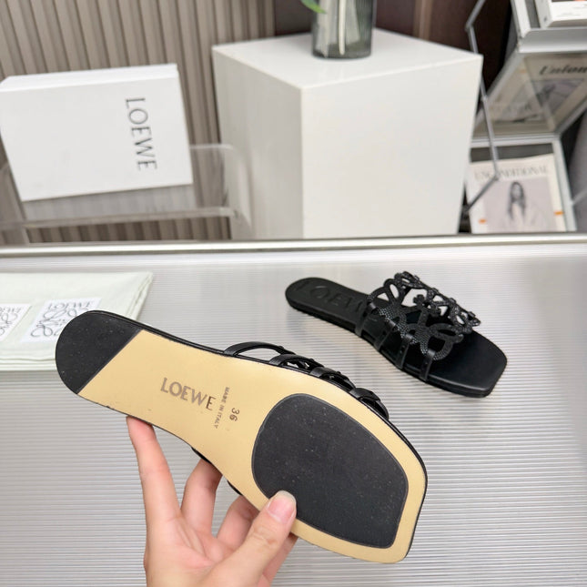 LOEWE 26S FLAT SANDALS IN BLACK CALFSKIN WITH CRYSTALS