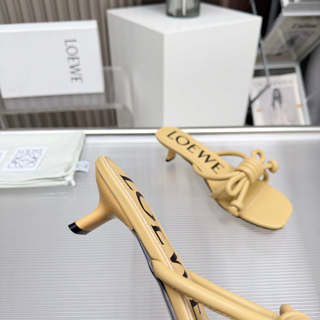LOEWE 26S KITTEN HEEL KNOT SANDALS 45MM IN WARM BEIGE CALFSKIN