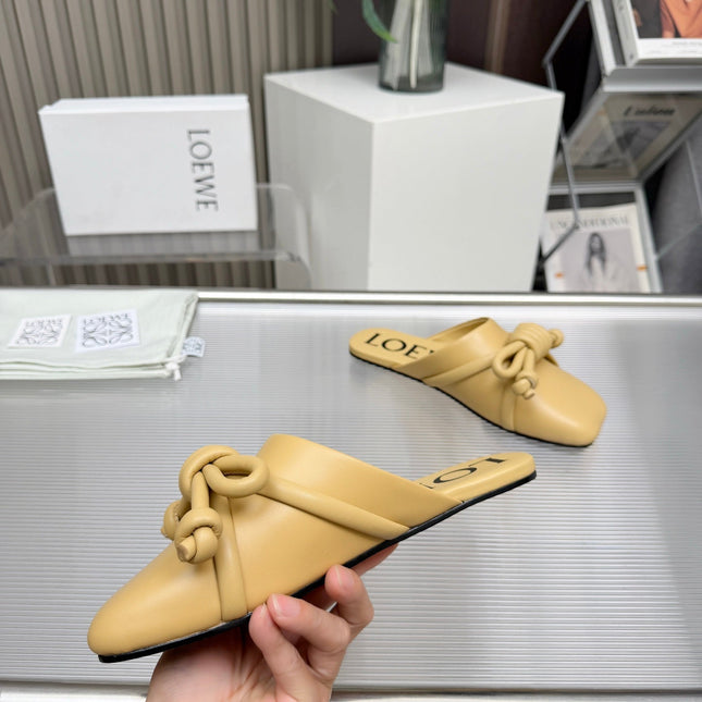 LOEWE 26S MULE LOAFERS IN WARM BEIGE CALFSKIN KNOT DETAIL