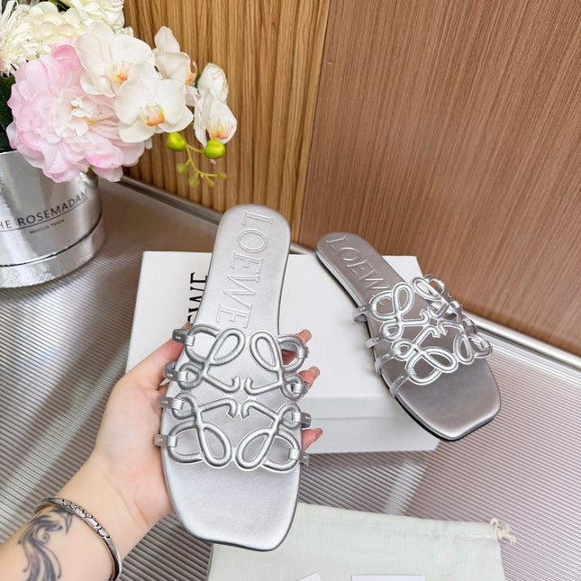 LOEWE 26S PETAL ANAGRAM SLIDE IN SILVER SOFT CALFSKIN