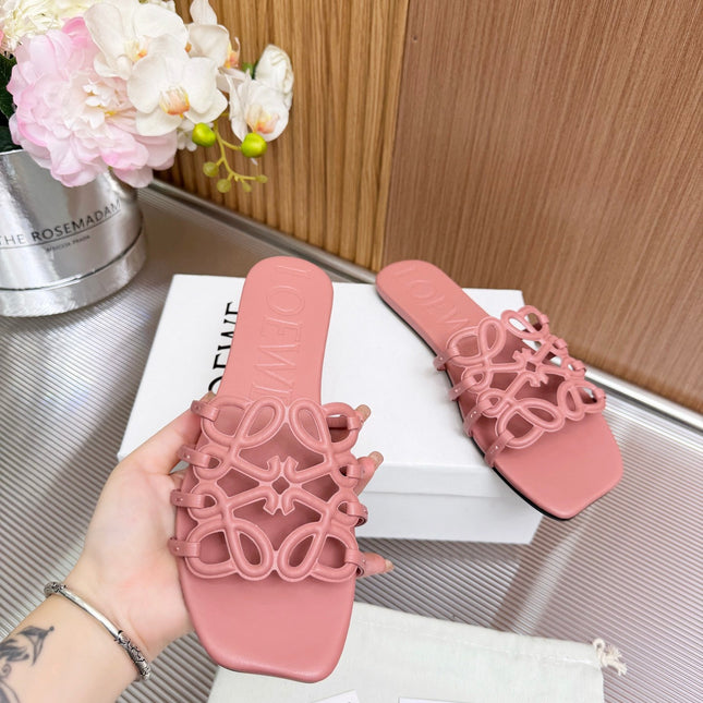 LOEWE 26S PETAL ANAGRAM SLIDE IN PINK SOFT CALFSKIN