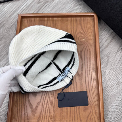 PRADA 26S BEANIE HAT 558604