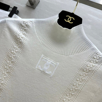 CHANEL 26S TURTLENECK SWEATER 679
