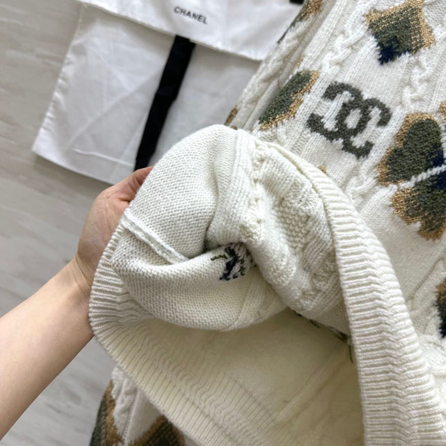 CHANEL 26S SWEATER 674