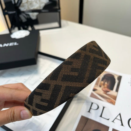 DIOR 26S HEADBAND IN BLACK AND BROWN FABRIC 500686