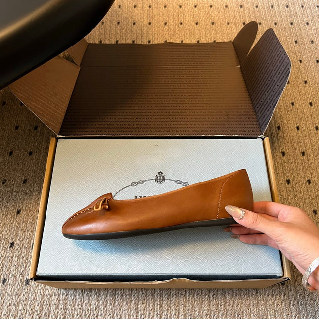 PRADA 26S POINTED TOE BOW FLATS IN CARAMEL BROWN CALFSKIN