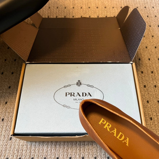 PRADA 26S POINTED TOE BOW FLATS IN CARAMEL BROWN CALFSKIN
