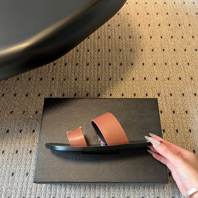 YSL 26S DOUBLE-STRAP SANDALS IN BROWN CALFSKIN