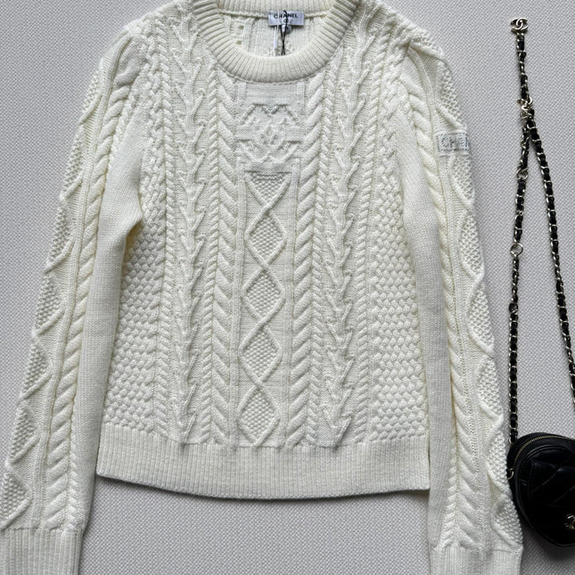CHANEL 26S SWEATER 692