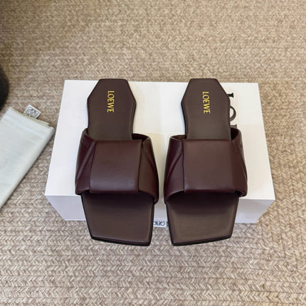 LOEWE 26S FLAT SLIDE SANDALS IN BURGUNDY RED CALFSKIN