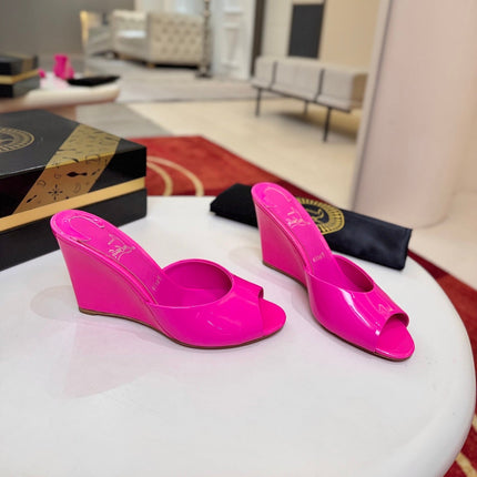 CHRISTIAN LOUBOUTIN 26S WEDGE SANDALS 85 MM IN DARK PINK PATENT LEATHER