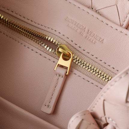 SMALL ANDIAMO 25 IN LIGHT PINK LAMBSKIN