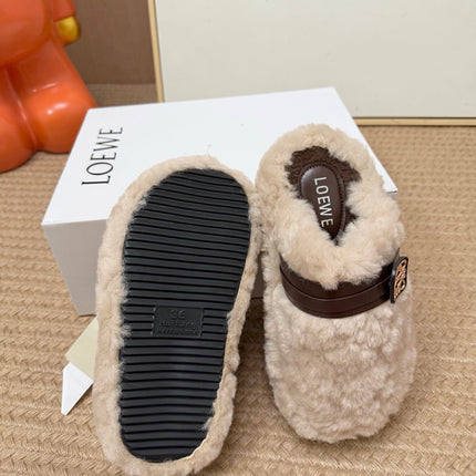 LOEWE 26S MULE SLIPPERS IN CREAM WHITE FUR