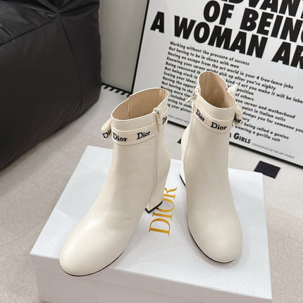 DIOR 26S ANKLE BOOTS WITH LOGO BOW IN IVORY WHITE CALFSKIN
