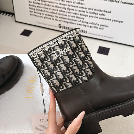 DIOR 26S MID CALF BOOTS IN BLACK CALFSKIN AND WHITE JACQUARD FABRIC