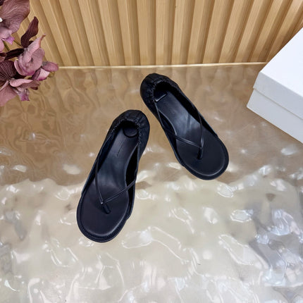 JACQUEMUS 26S THONG HEEL SANDALS 45 MM IN BLACK CALFSKIN