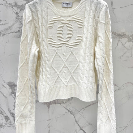 CHANEL 26S LONG-SLEEVE CREWNECK SWEATER 667