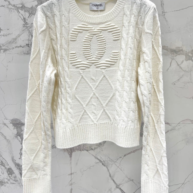 CHANEL 26S LONG-SLEEVE CREWNECK SWEATER 667