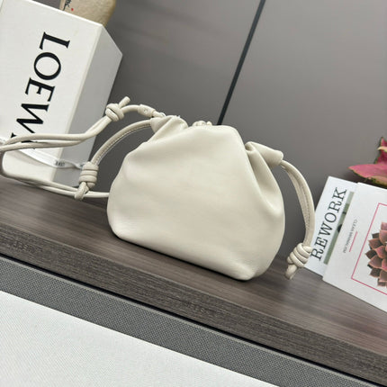 LOE 23 FLAMENCO PURSE BUCKET IN WHITE LAMBSKIN
