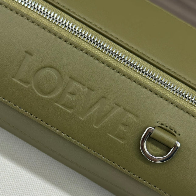 CONVERTIBLE SLING 32 IN OLIVE GREEN CLASSIC CALFSKIN