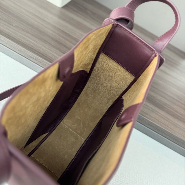 HAMMOCK SLICE 25 BAG IN PLUM PURPLE SHINY CALFSKIN