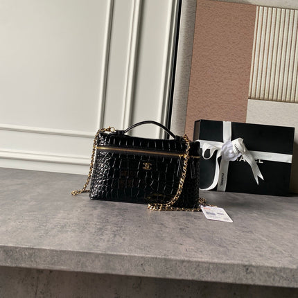 CHANEL 26S VANITY CASE 23 IN BLACK SHINY CROCODILE-EMBOSSED CALFSKIN