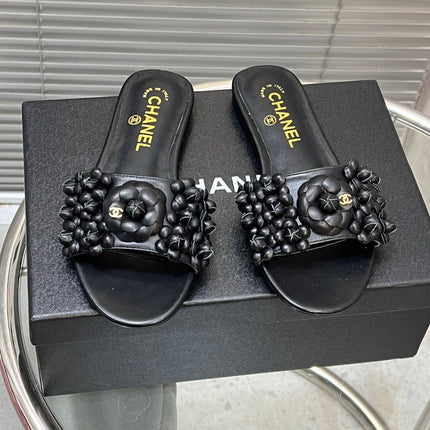 SLIPPERS CAMELLIA IN BLACK CALFSKIN