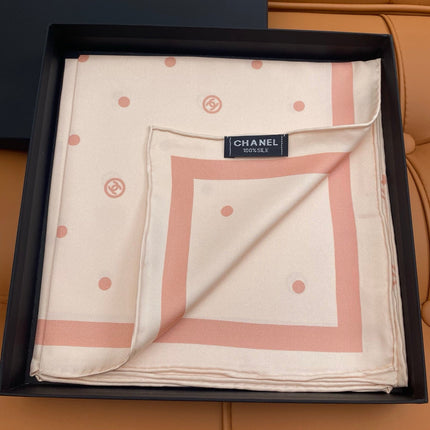 CHANEL 25S SCARF 90 IN SILK 704605