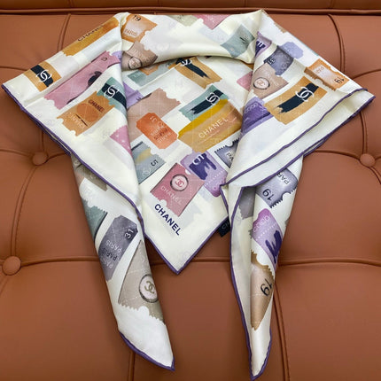 CHANEL 25S SCARF 90 IN SILK 703699