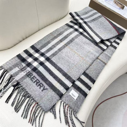 BURBERRY 26S SCARF 210 IN CASHMERE 515977
