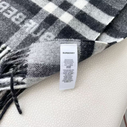 BURBERRY 26S SCARF 210 IN CASHMERE 515977