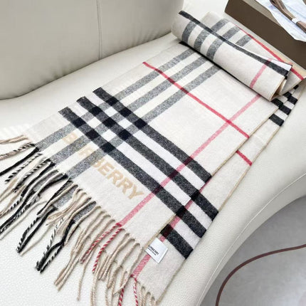 BURBERRY 26S SCARF 210 IN CASHMERE 515975