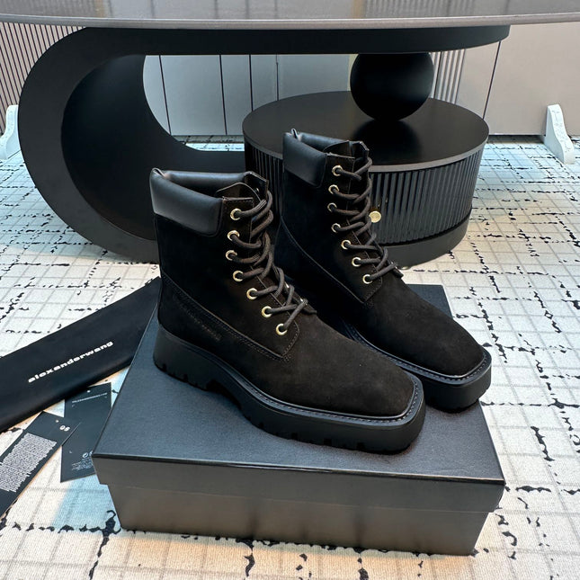 SQUARE-TOE CASUAL ANKLE BOOTS IN BLACK SUEDE