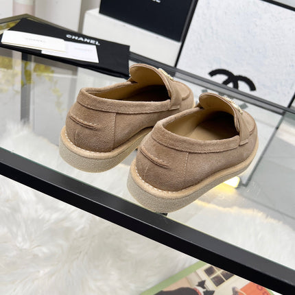 CC PEARL LOGO LOAFERS IN CINNAMON BROWN SUEDE