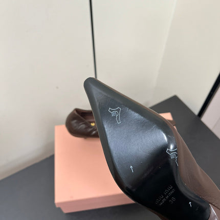 POINTED-TOE MID HEEL PUMPS IN CHOCOLATE SMOOTH LAMBSKIN