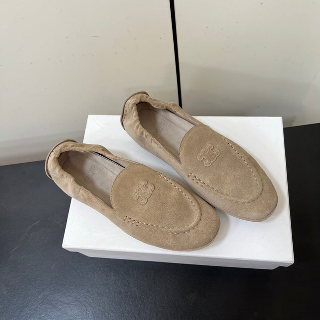 CELINE 26S MAILLON TRIOMPHE LOAFER IN BEIGE SUEDE