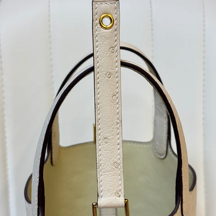 HM 25S PICOTIN LOCK 14 CM IN CREAM WHITE OSTRICH WITH GOLD HARDWARE