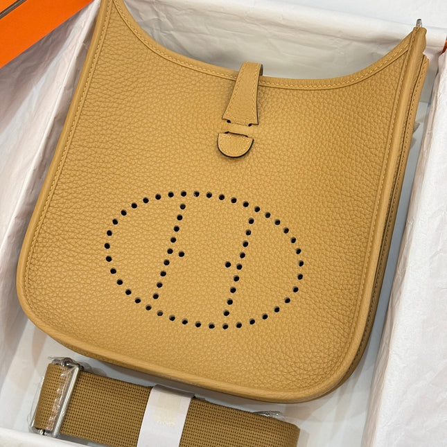 HM 26S EVELYNE BAG 23CM IN GOLDEN BROWN GRAINED CALFSKIN