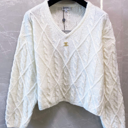 CHANEL 26S V-NECK SWEATER 656